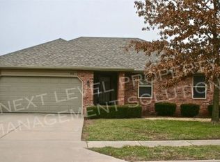 884 S Natalie Ave, Springfield, MO 65802