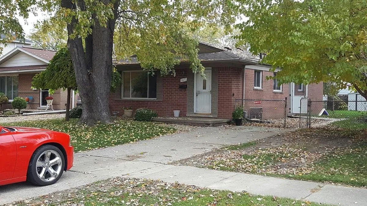 3 bed, 1013 sqft, $1,695 — Photo 1