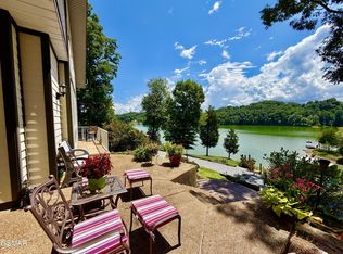 1910 Laramie Trl, Dandridge, TN 37725