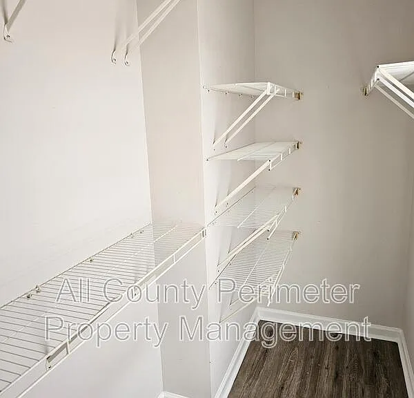 1855 Carrington Dr — Photo 5