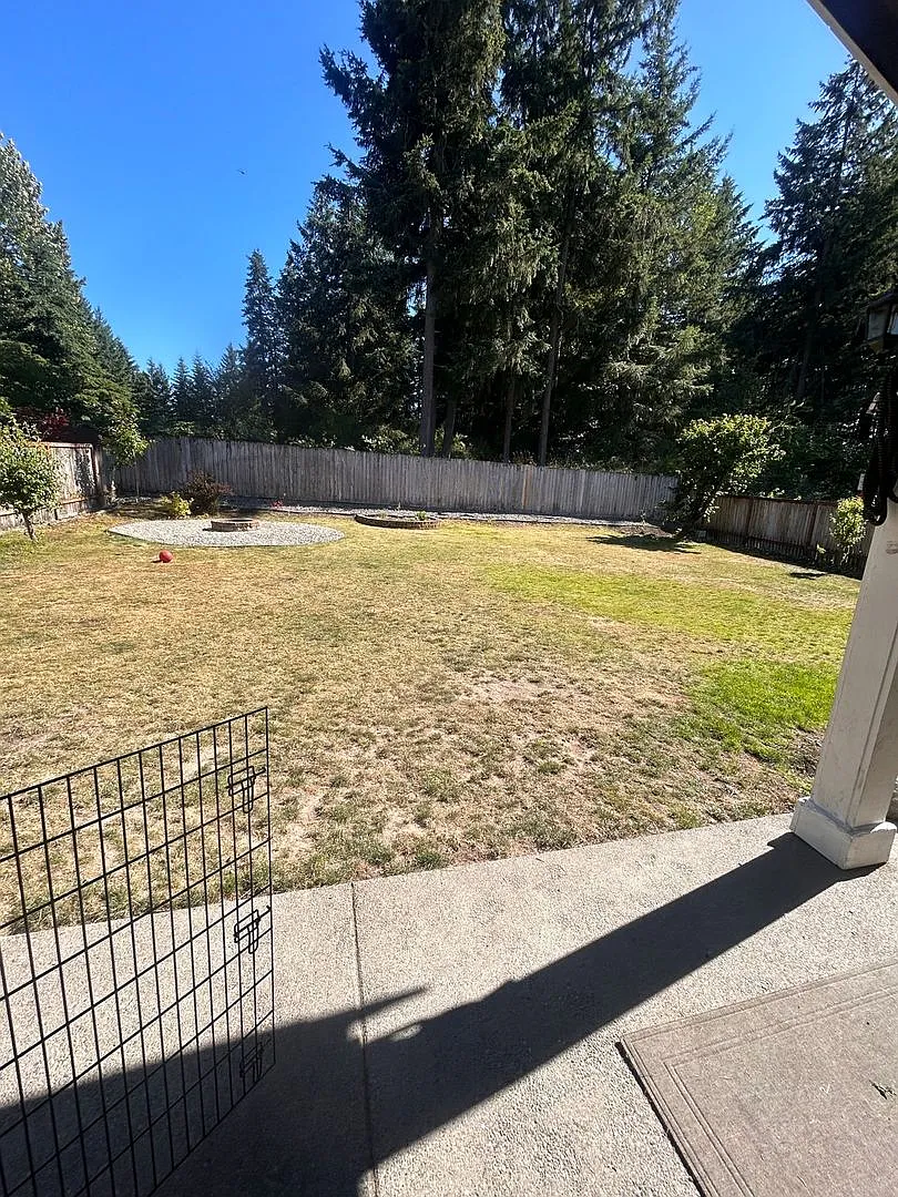 Spacious 4BR House in Graham — Photo 3