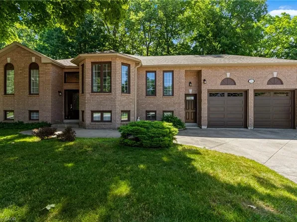 70 Downer Cres, Wasaga Beach, ON L9Z 1C3