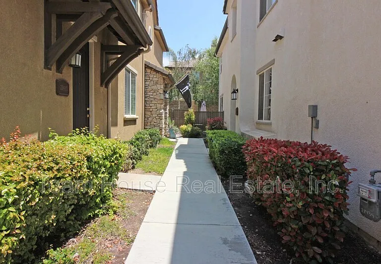 28440 Mirabelle Ln — Photo 3