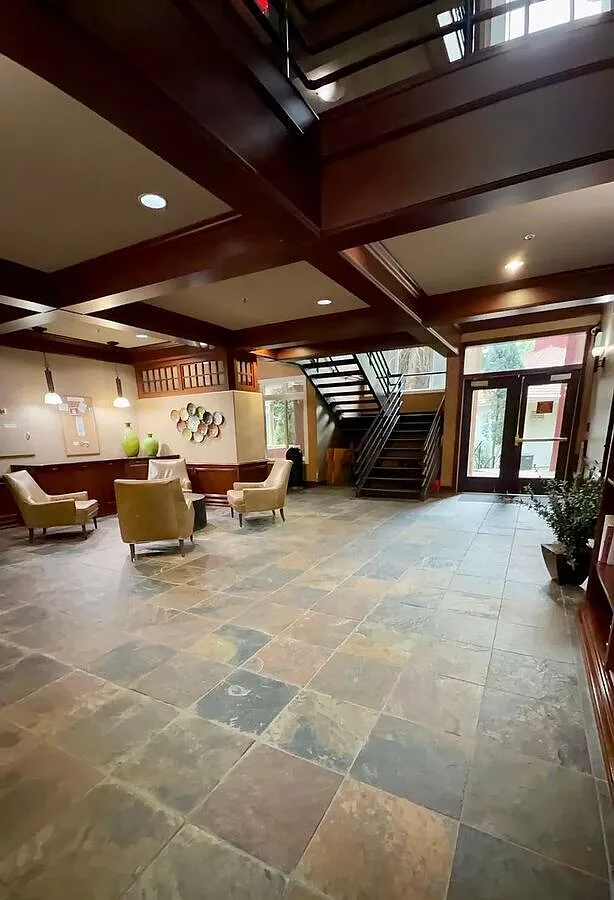 Beautifully Updated 2bd/2ba Condo, August Free If You Apply Now! — Photo 4