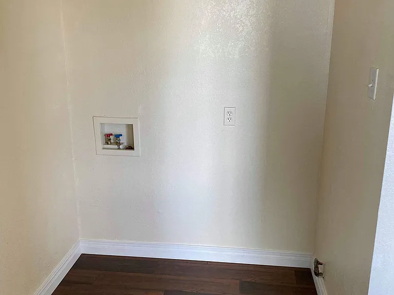 5589 Hunt Ct — Photo 6