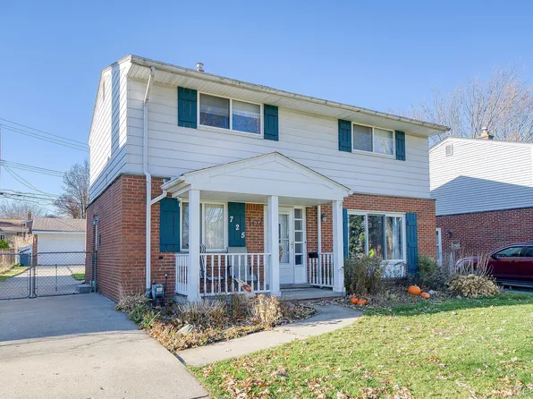 725 N Selfridge Blvd, Clawson, MI 48017
