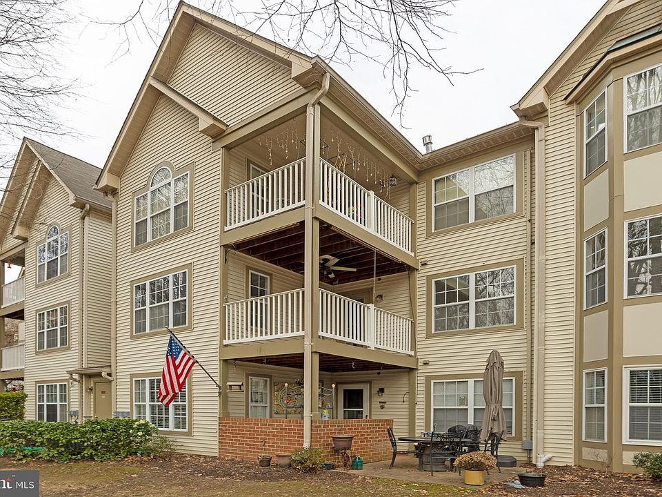 1st image of 629 Admiral Dr Unit 206