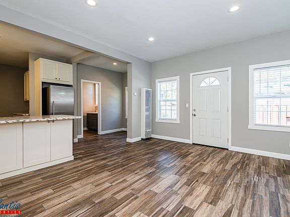 3rd image of 581 Vestal St