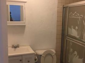 8 Adella Pl