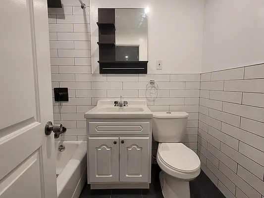 Rented by Bruma Realty LLC | media 6