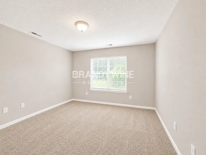 1735 Thriftwood Dr — Photo 8