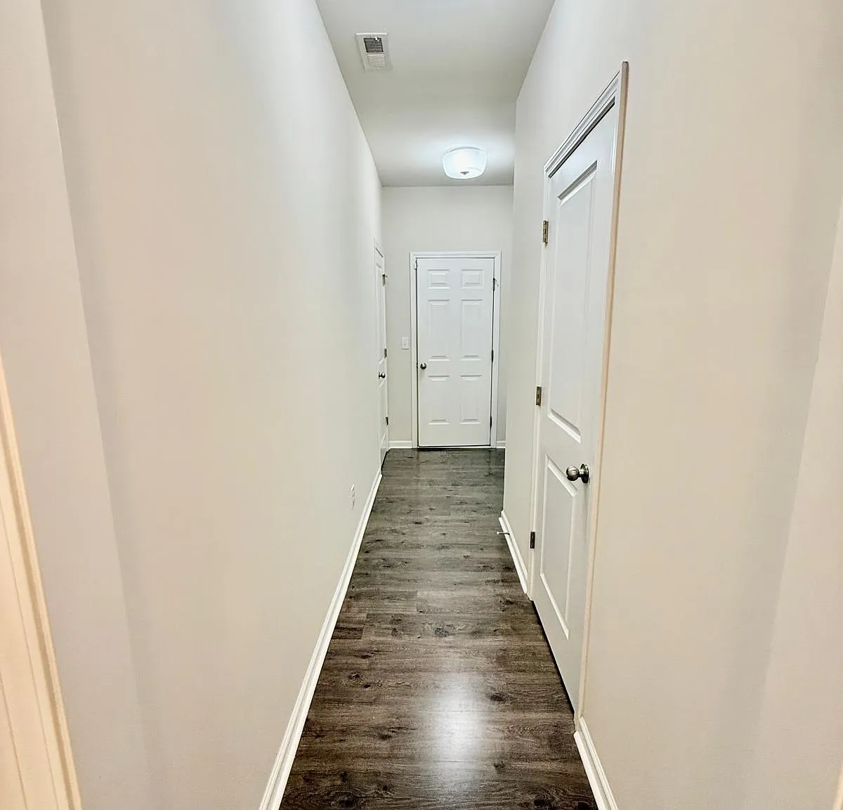 3 bed, 2.5 bath, 2239 sqft, $2,600 — Photo 4