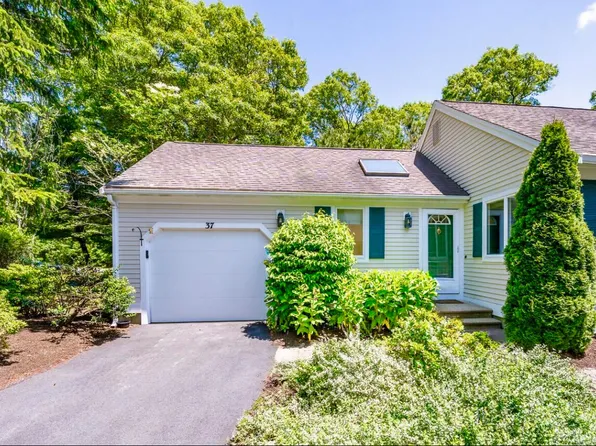 37 Pine Hill Boulevard, Mashpee, MA 02649