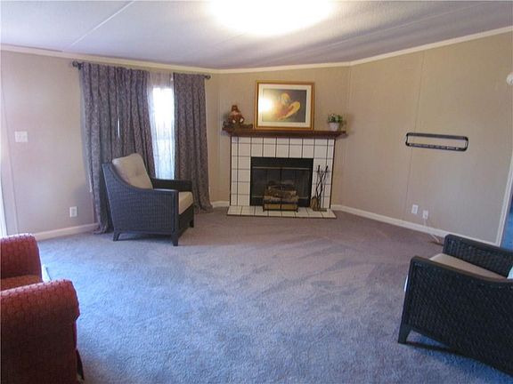 3rd image of 176 Finneyoaks Ln