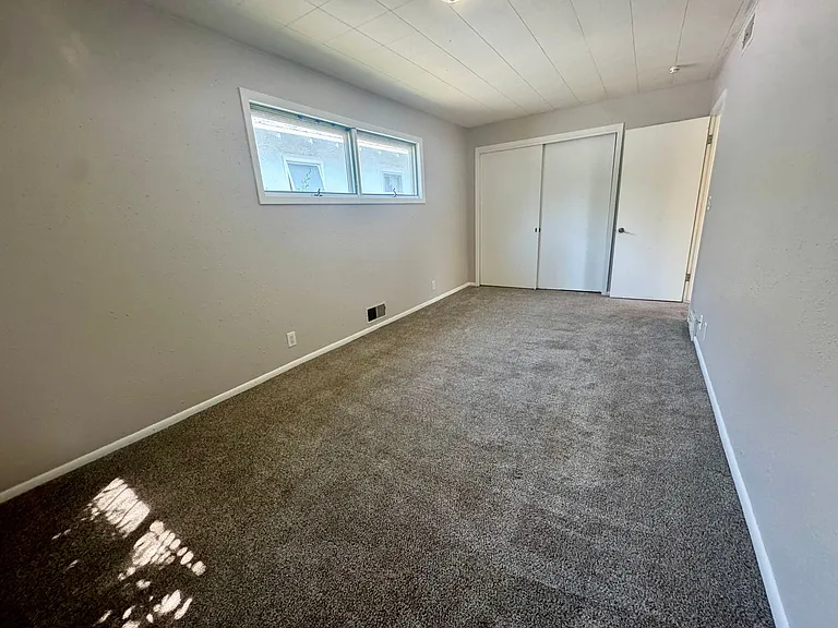 702 W Avenue A — Photo 2
