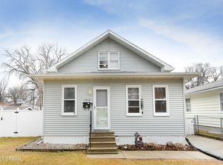 1212 Walnut St, Grand Forks, ND 58201