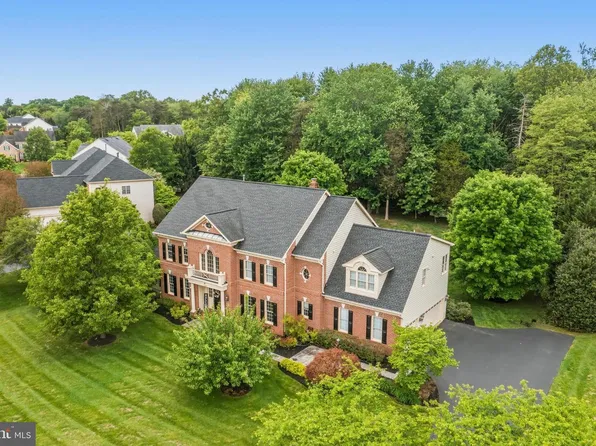 5528 Roan Chapel Dr, Haymarket, VA 20169
