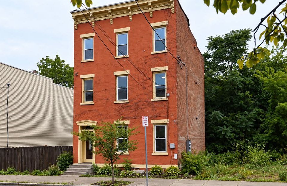 1st image of 44 Alexander St APT 2
