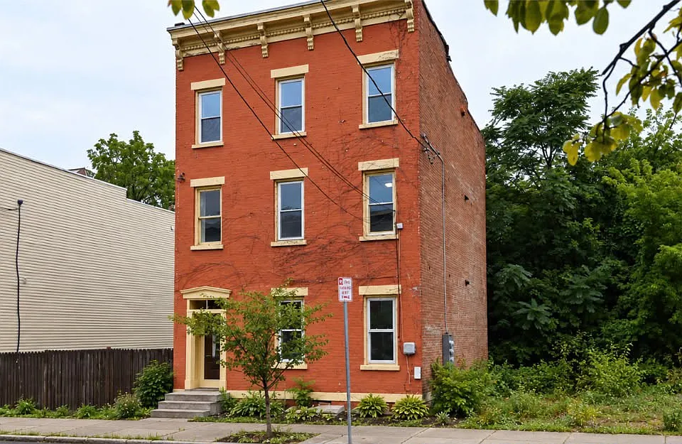 44 Alexander St #2