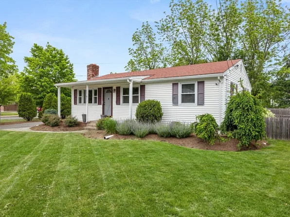 91 Brown St, Attleboro, MA 02703