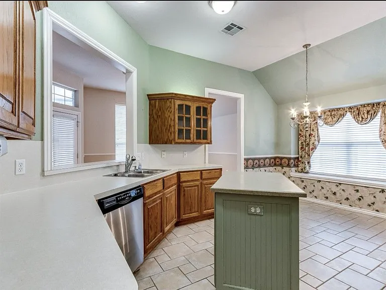 16605 Farmington Way — Photo 16