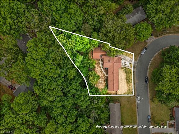 2nd image of 614 Ridgeway Dr