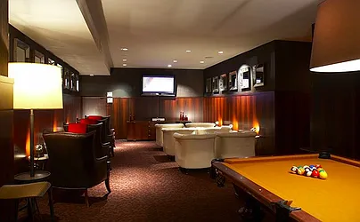 Rented by R New York