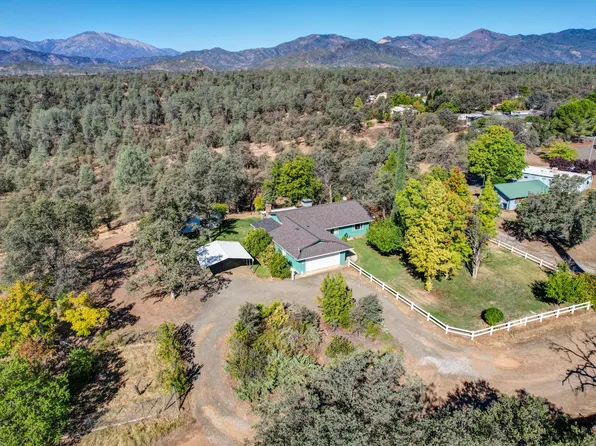 3295 Santa Rosa Way, Redding, CA 96003