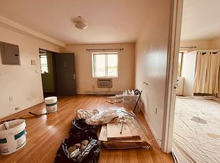 22-43 28th St #5, Astoria, NY 11105