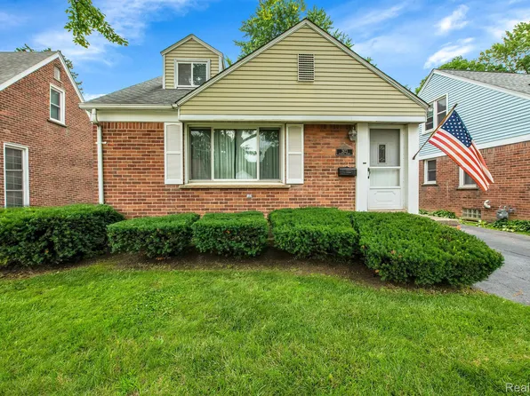 2823 Syracuse St, Dearborn, MI 48124