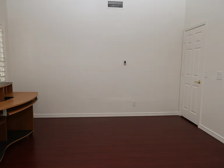 15201 S 47th Way — Photo 6