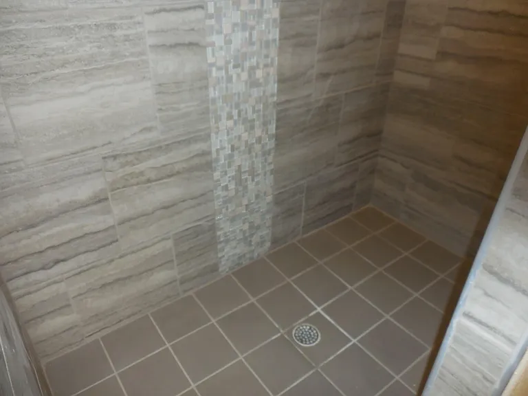 7312 Glacier Dr — Photo 16