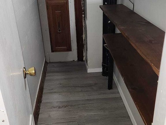 4th image of 333 Manown St #11389379