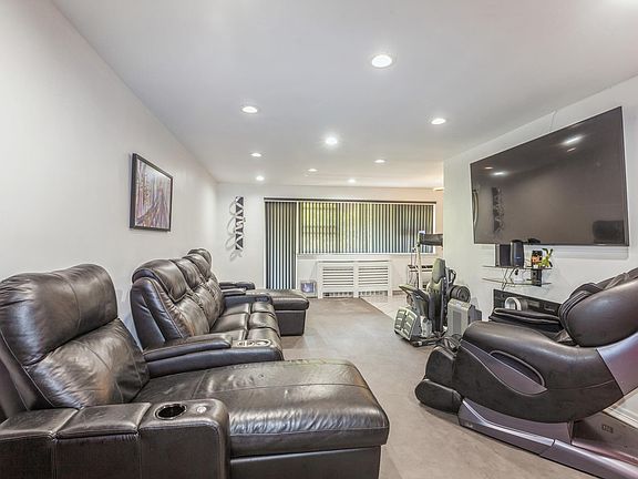 2nd image of 15325 88th St APT 3L