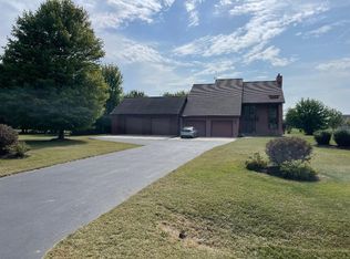 5449 S Branch Ct, Rochelle, IL 61068