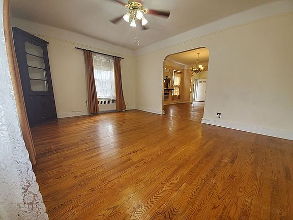 3rd image of 3124 Avenue