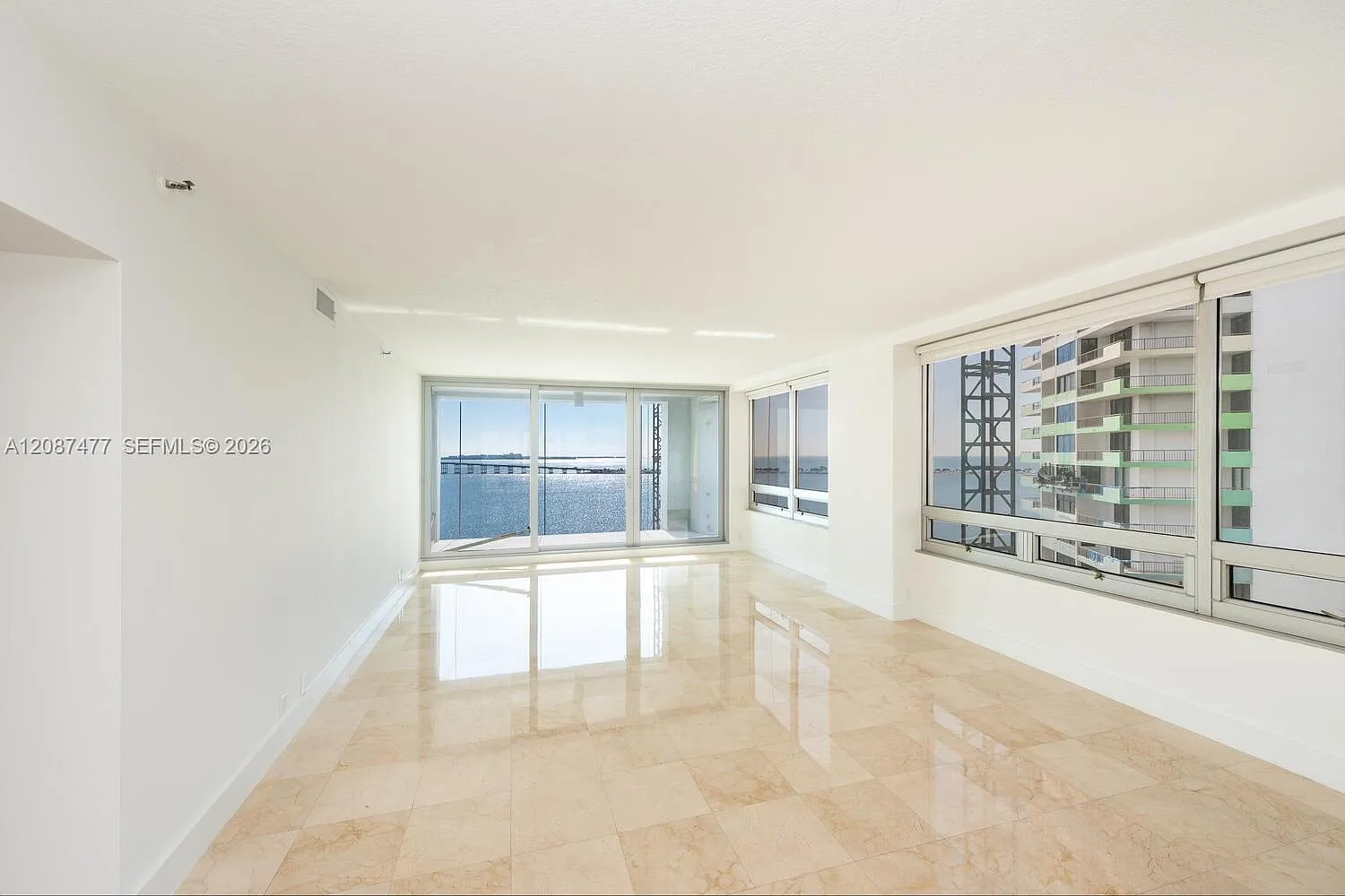 2 bed, 1697 sqft, $6,150 — Photo 4