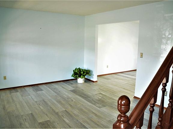 5th image of 515 Foxborough Dr