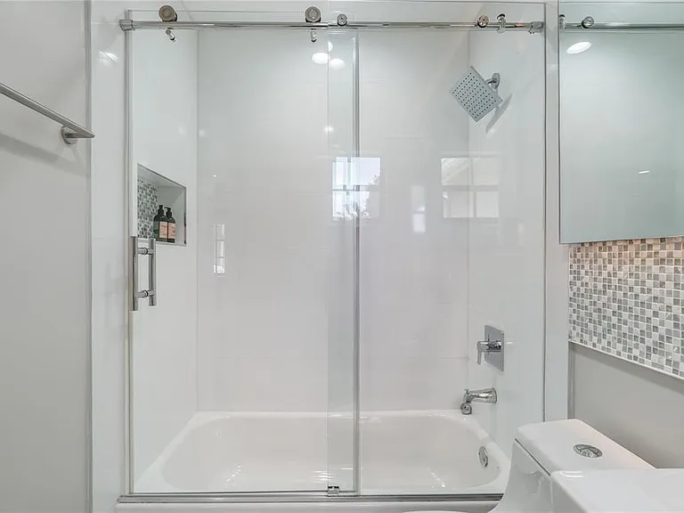 4204 Vineyard Cir #2 — Photo 5