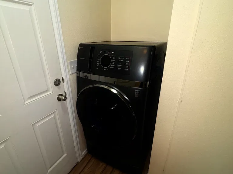 2995 Woods Rd E — Photo 10