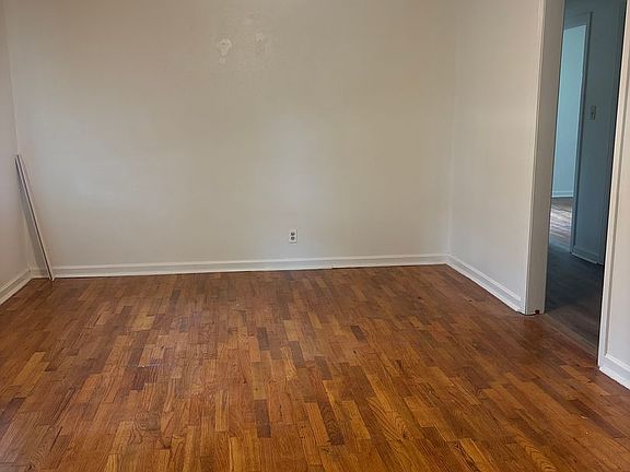 3rd image of 5032 Anderson St