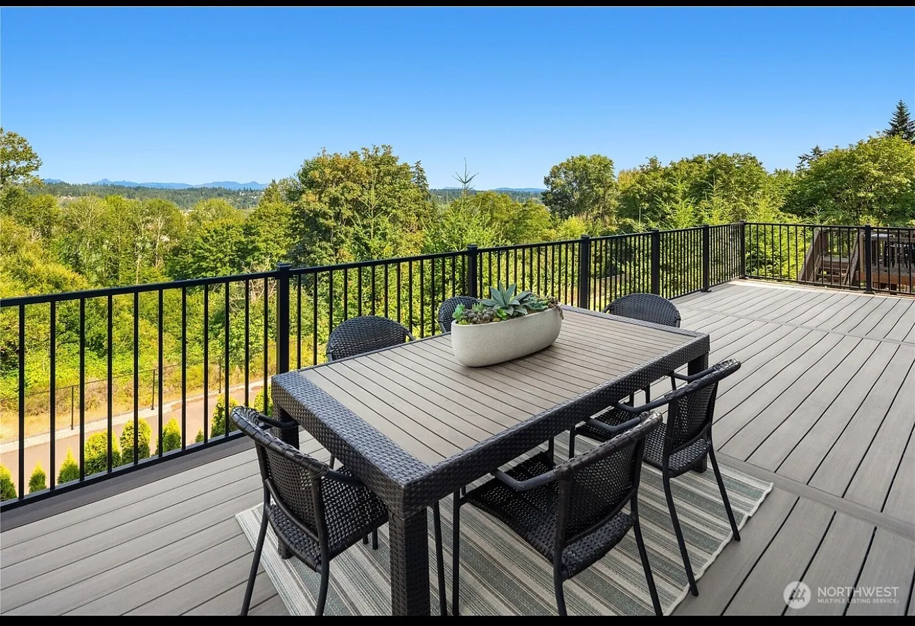 5 bed, 3587 sqft, $6,950 — Photo 2