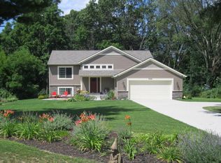 3329 Ivanrest Ave SW, Grandville, MI