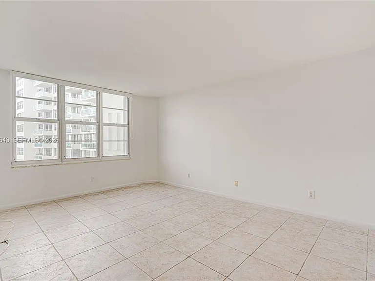 5161 Collins Ave #516 — Photo 14