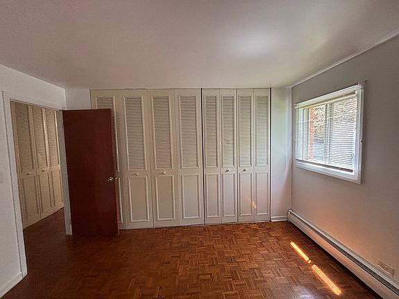 4th image of 435 Burlington Ave APT 4