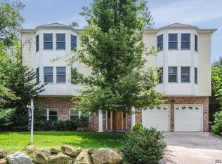 14 Harbor Hill Rd, Glen Cove, NY 11542
