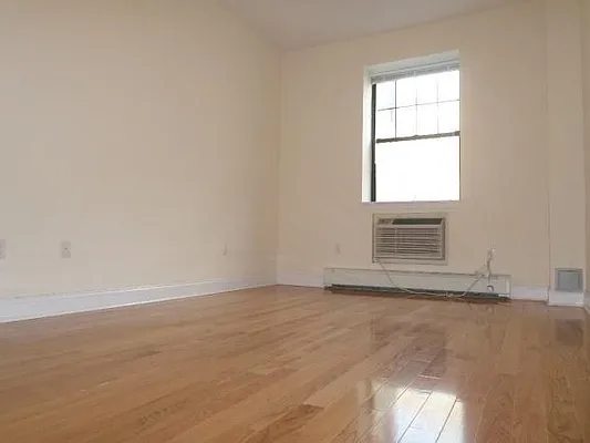 Rented by Keller Williams NYC | media 22