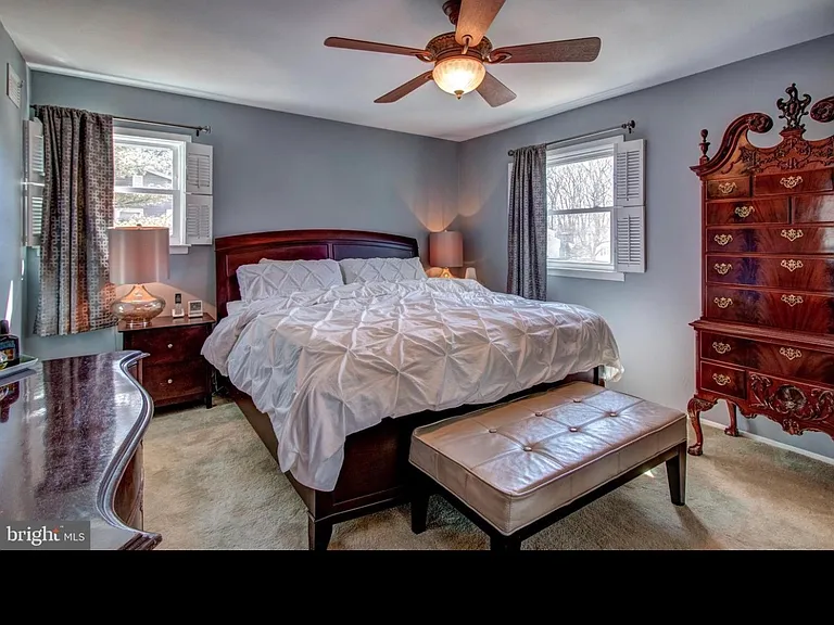 49 Oxford Dr — Photo 9