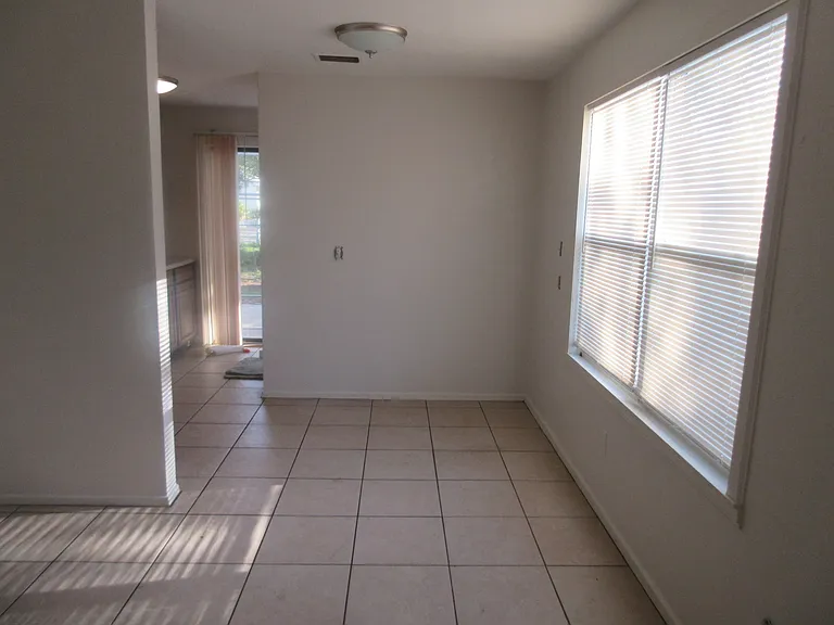 787 Orange St — Photo 12