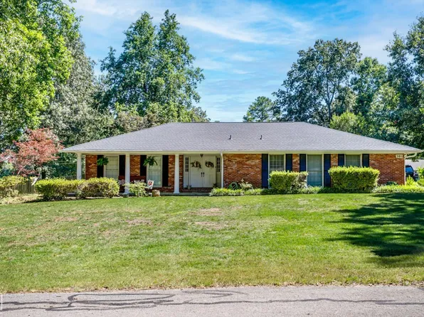 3811 Hilltop Dr, Jonesboro, AR 72405